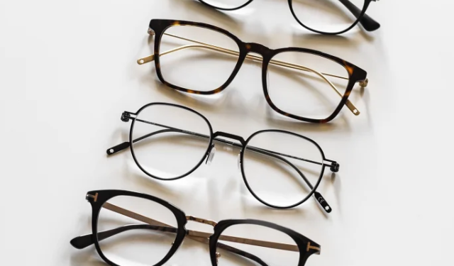 Redefining the Eyewear Shopping Experience