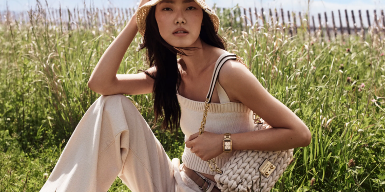 L’élégance moderne signée Michael Kors : un style accessible et raffiné